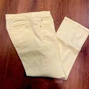 Apt 9 Modern Fit Women’s 8 Light Yellow Straight Leg Capris